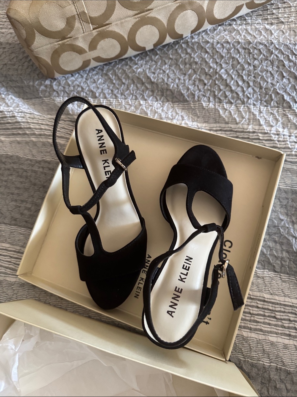 High heels - Picture 2 of 2